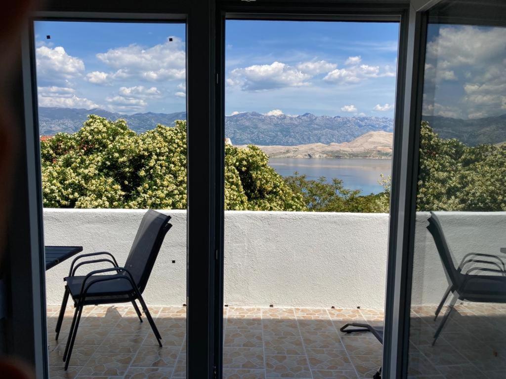 Apartmani Fijan Pag Town Exteriör bild